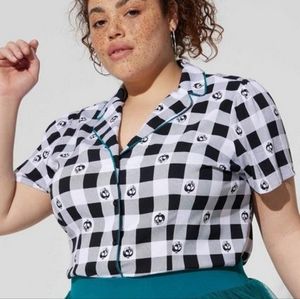 Torrid Size 0 Disney Villains Stretch Poplin Collared Button Up Blouse